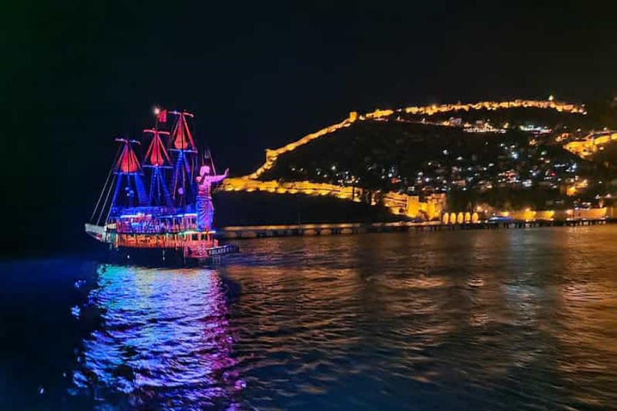 Experience the Ultimate Sunset Adventure: Alanya Boat Foam Party